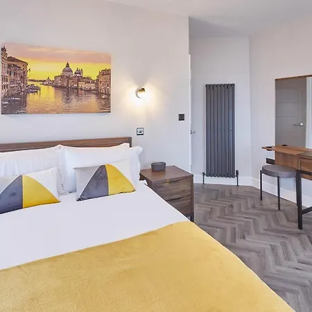 Host & - Bellevue Redcar